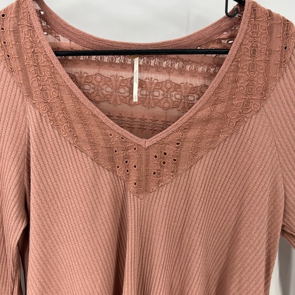 FREE PEOPLE PARISIAN NIGHTS TOP in Sayulita Rose Pink knit bell sleeve top - Picture 10 of 13